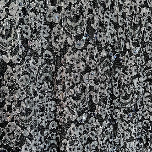 Mother of the Bride/Groom gown. Size large. Worn once. Dark grey, fully lined - Picture 4 of 5